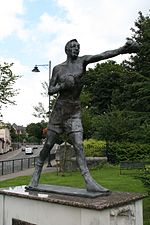Sculpture of boxer Eddie Thomas