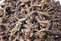Da Hong Pao Oolong tea leaf close.jpg