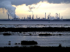 Killingholme Refinery from East Yorkshire - geograph.org.uk - 630258.jpg