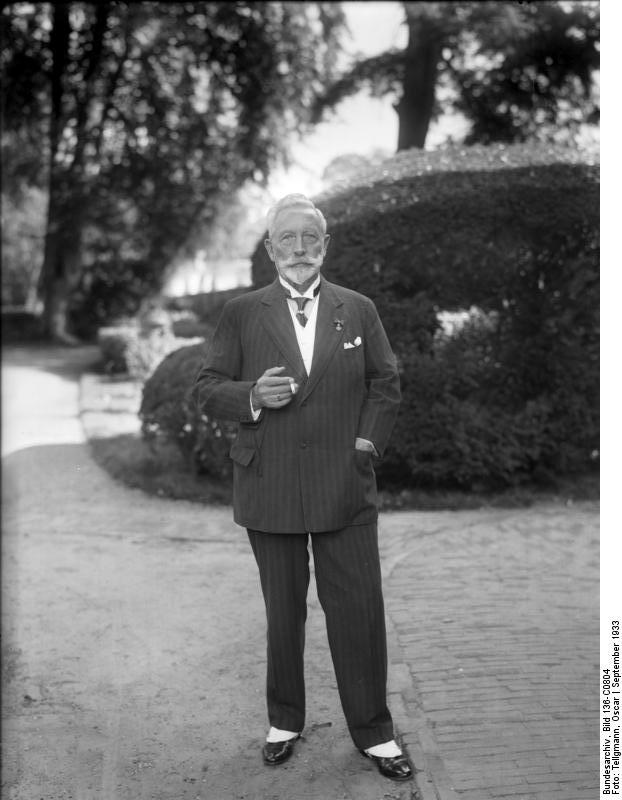Bundesarchiv_Bild_136-C0804,_Kaiser_Wilhelm_II._im_Exil.jpg