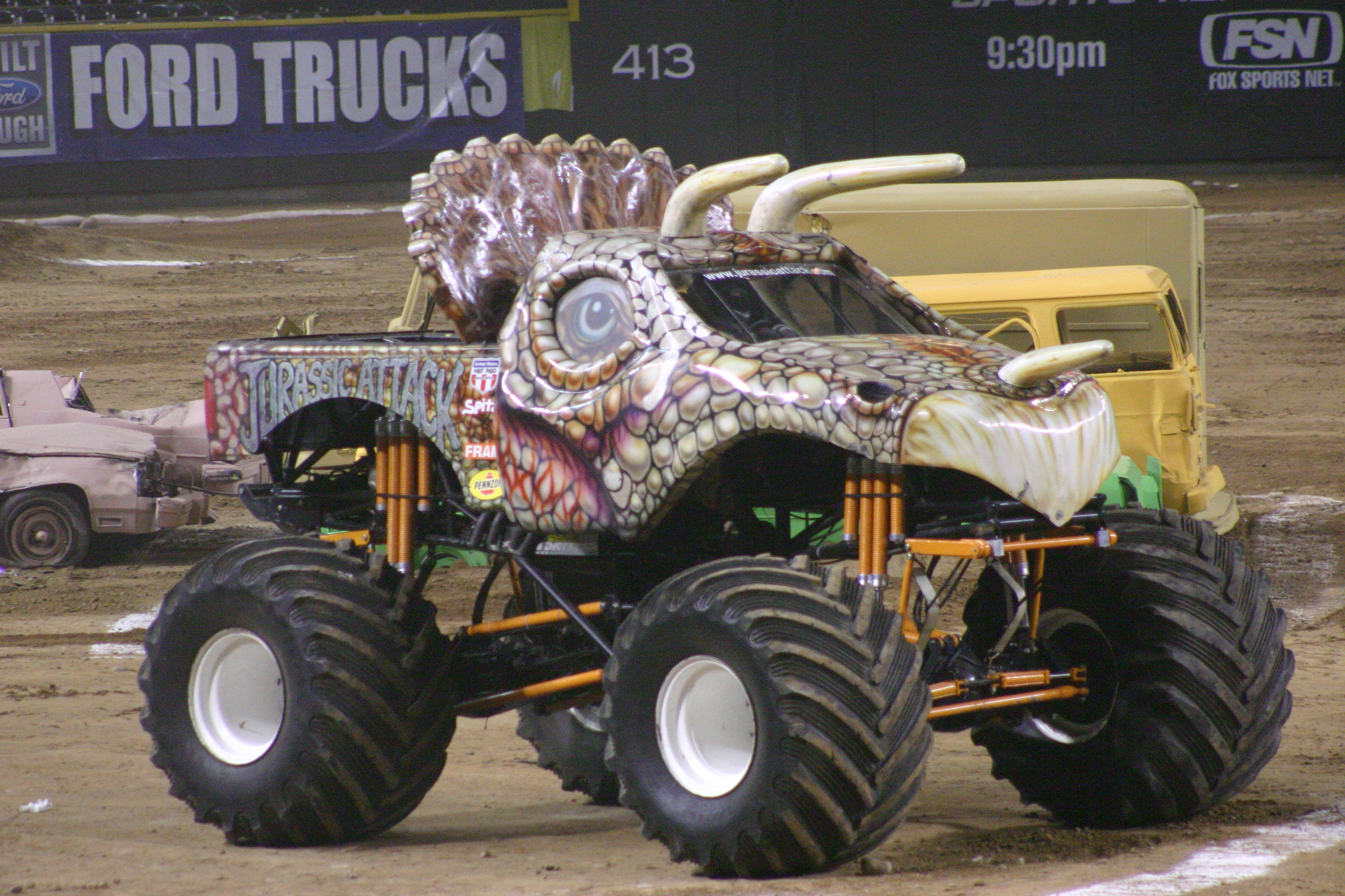 Bulldozer monster truck freestyle