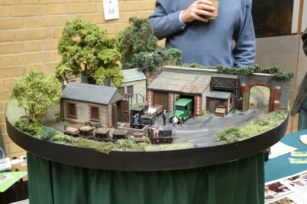 micro layout with 9 mm gauge track in 7 mm scale 0p scale