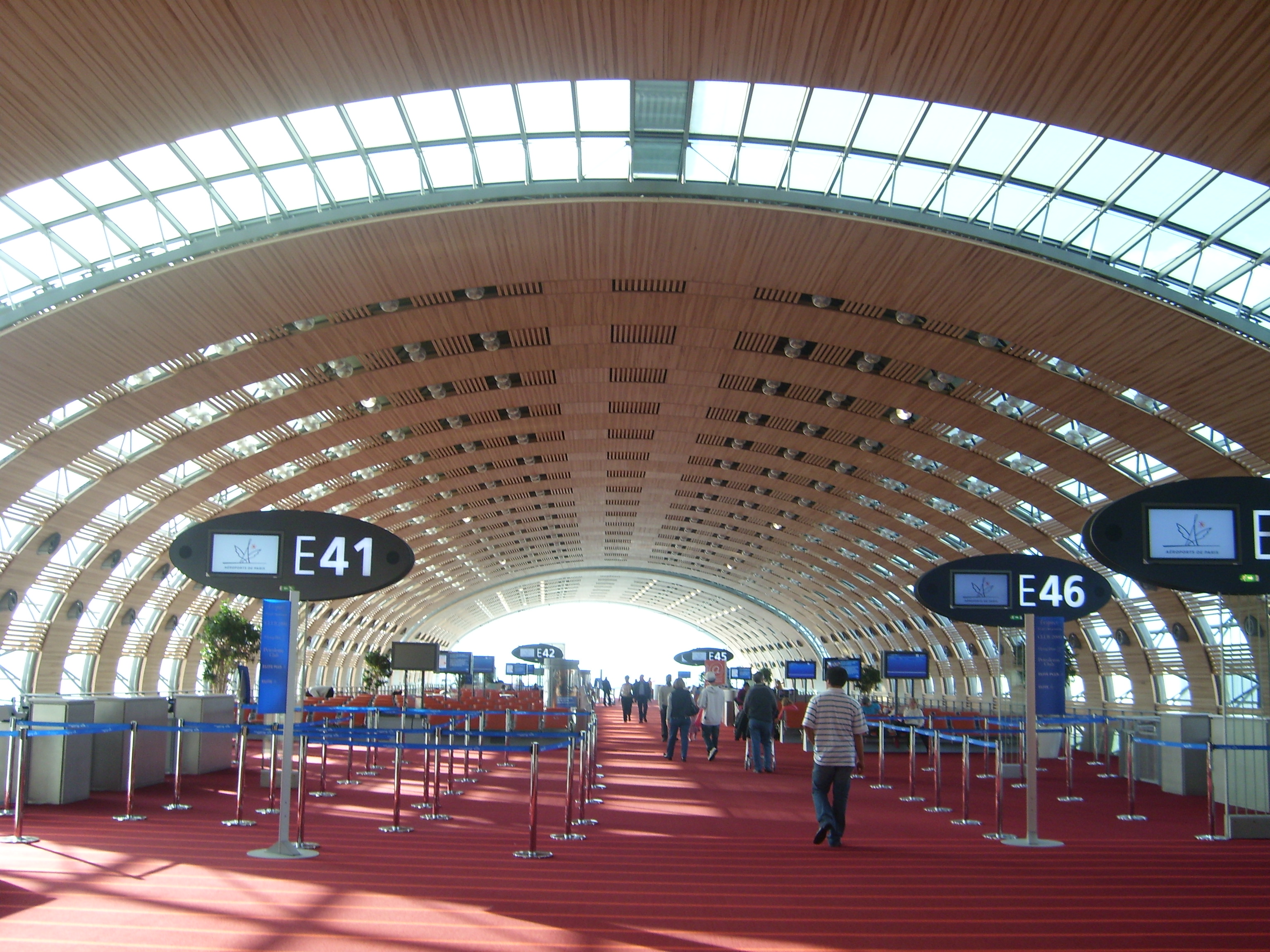 Москва-Париж. Регистрация на рейсы из аэропорта Charles de Gaulle закрывается за час
