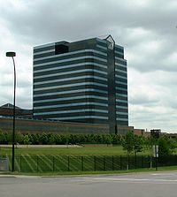 Chrysler Headquarters Auburn Hills 20060624.jpg