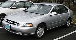 1998–1999 Nissan Altima