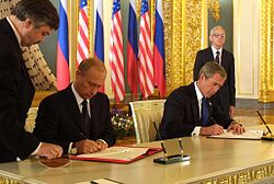 Bush and Putin signing SORT.jpg