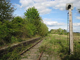 Claydon railway station in 2009.jpg