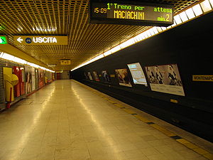 IB metro-Milano Linea3 Montenapoleone.jpg